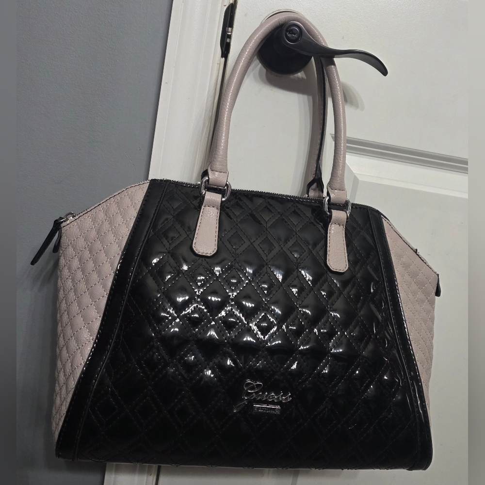 Guess Black and Light Purple Quilted Women's Bag - EUC